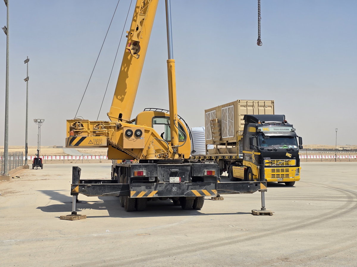 Transport and cranes — photo 4