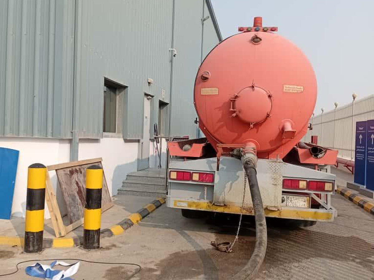 Water refilling and wastewater removal