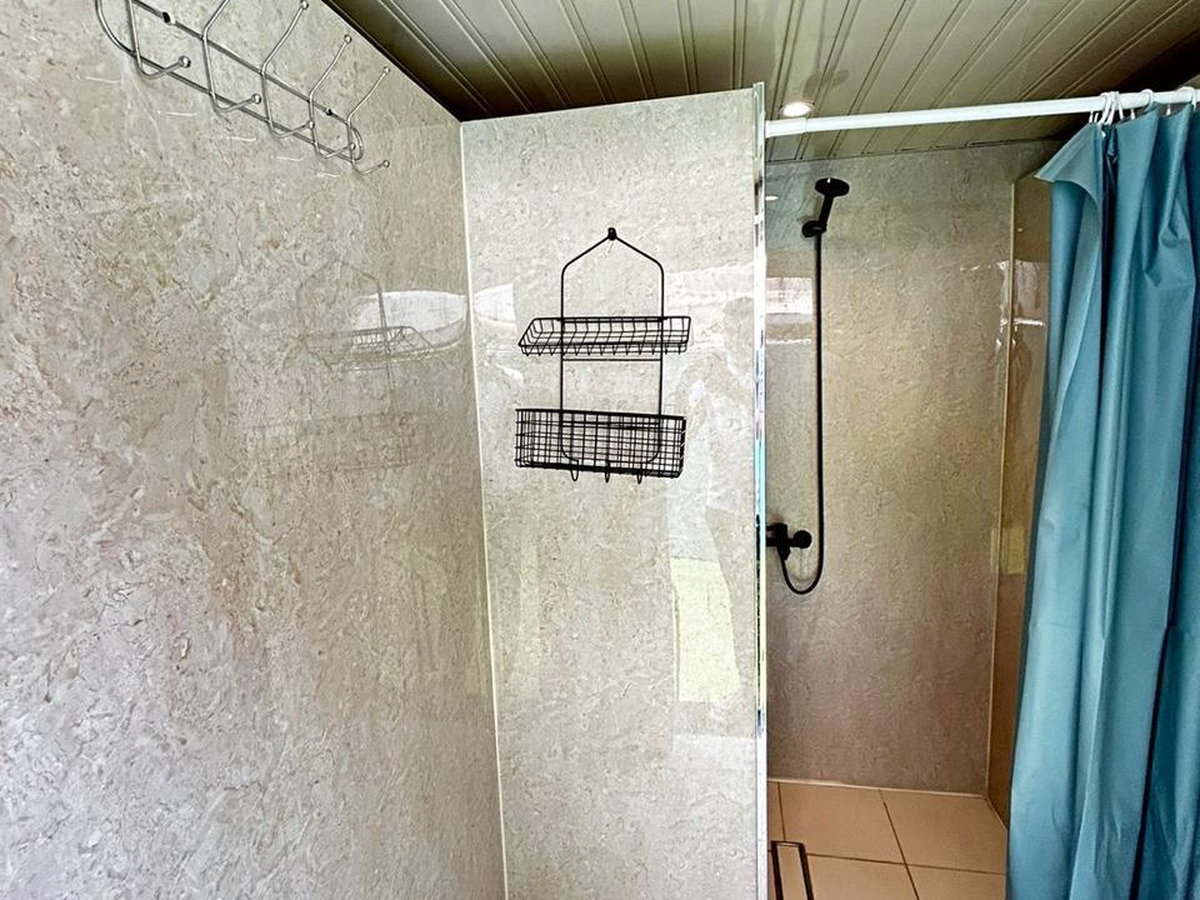 20 ft shower unit