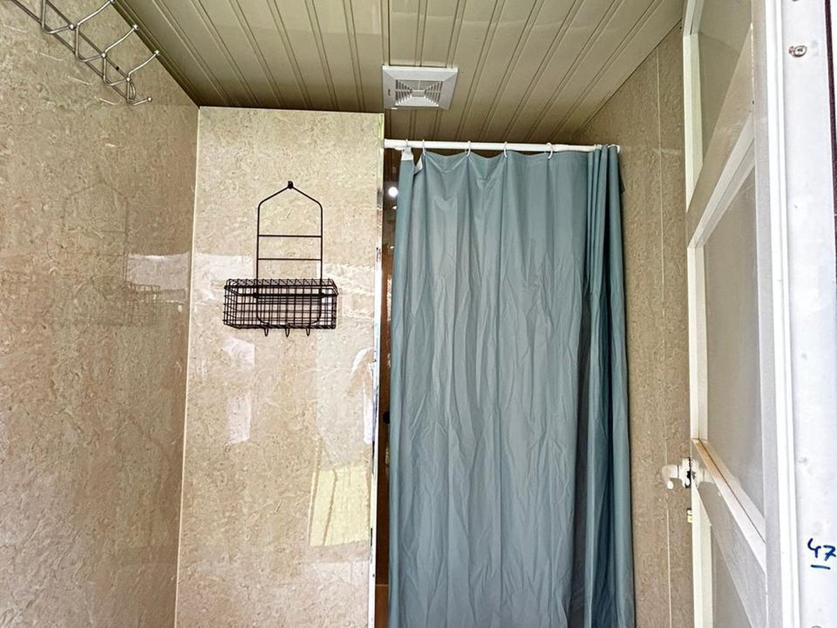 20 ft shower unit — photo 4