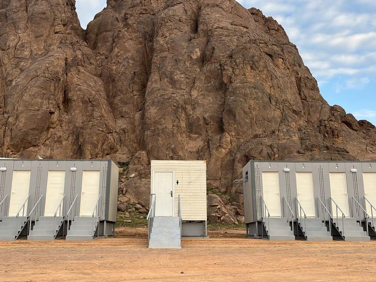 20 ft four-cabin restroom — Split