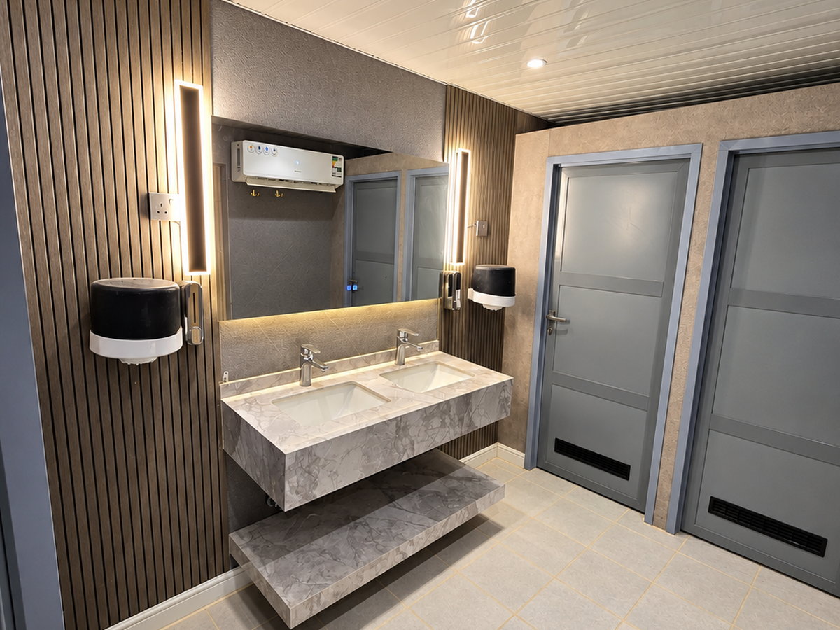 20 ft four-cabin restroom — Standard — photo 2