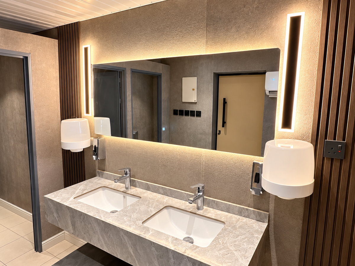 20 ft four-cabin restroom — Standard — photo 3