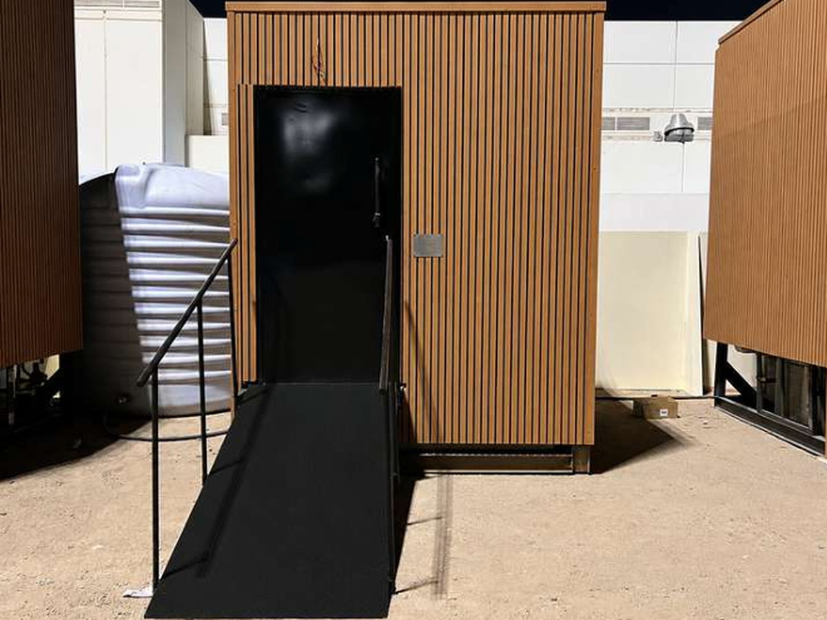 Accessible restroom — single, Premium