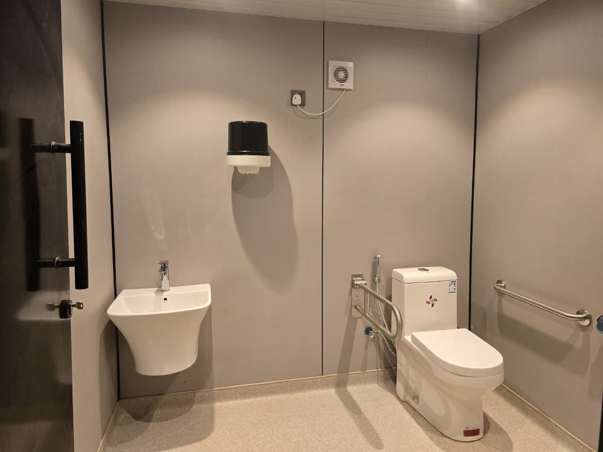 Accessible restroom — single, Premium — photo 4