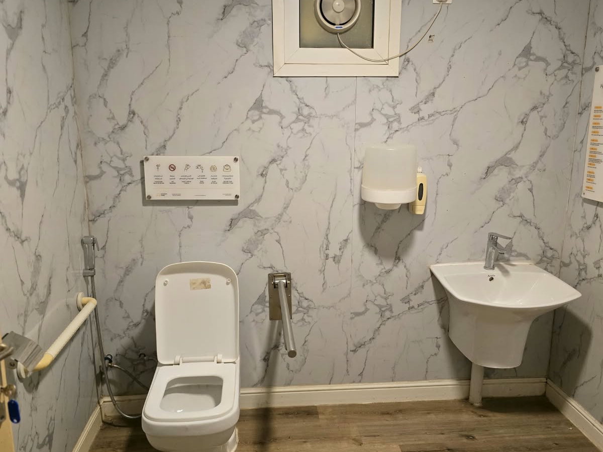 Accessible restroom — single, Standard — photo 3